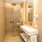 Navy 4*