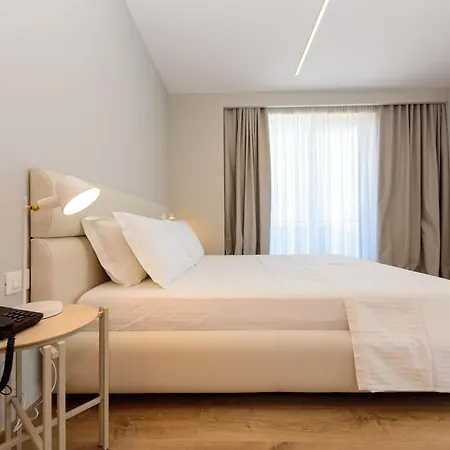 Hotel Navy 4*